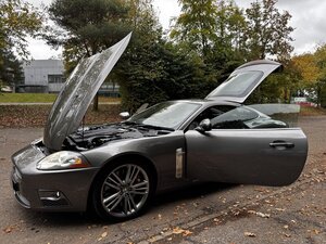 Jaguar XKR Portfolio 4.2