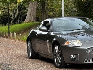 Jaguar XKR Portfolio 4.2