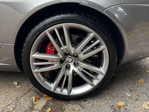 Jaguar XKR Portfolio 4.2