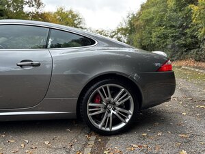 Jaguar XKR Portfolio 4.2