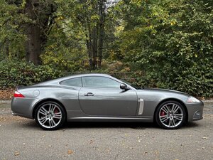 Jaguar XKR Portfolio 4.2