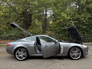 Jaguar XKR Portfolio 4.2