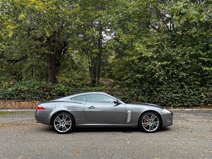 Jaguar XKR Portfolio 4.2