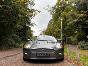 Jaguar XKR Portfolio 4.2