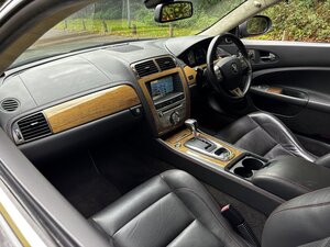 Jaguar XKR Portfolio 4.2