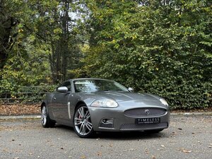 Jaguar XKR Portfolio 4.2