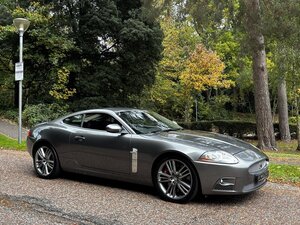 Jaguar XKR Portfolio 4.2