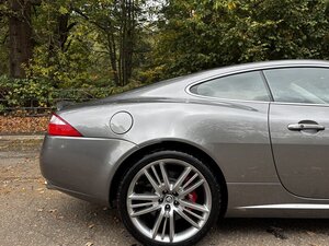 Jaguar XKR Portfolio 4.2