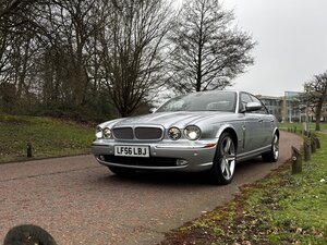 Jaguar XJR Portfolio 4.2