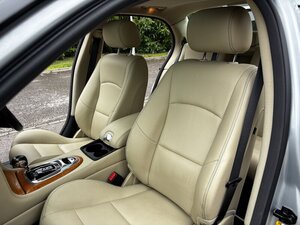 Jaguar XJR Portfolio 4.2