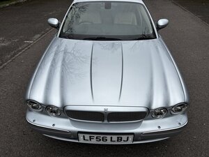 Jaguar XJR Portfolio 4.2
