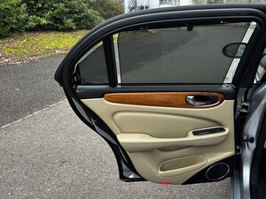 Jaguar XJR Portfolio 4.2