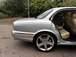 Jaguar XJR Portfolio 4.2