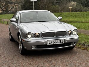 Jaguar XJR Portfolio 4.2