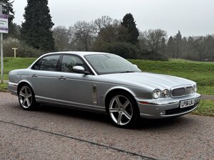 Jaguar XJR Portfolio 4.2