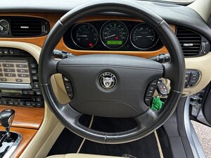 Jaguar XJR Portfolio 4.2