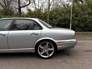 Jaguar XJR Portfolio 4.2
