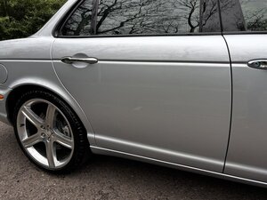 Jaguar XJR Portfolio 4.2