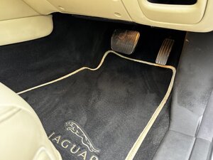 Jaguar XJR Portfolio 4.2