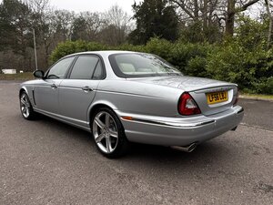 Jaguar XJR Portfolio 4.2