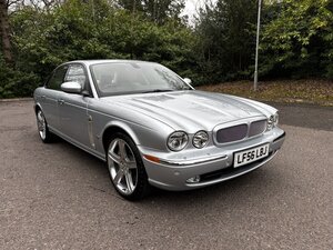 Jaguar XJR Portfolio 4.2