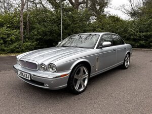 Jaguar XJR Portfolio 4.2