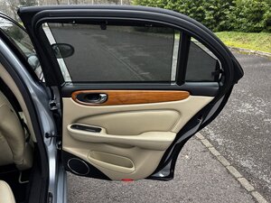 Jaguar XJR Portfolio 4.2