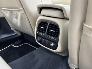 Jaguar XJR Portfolio 4.2