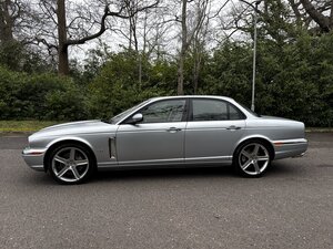 Jaguar XJR Portfolio 4.2