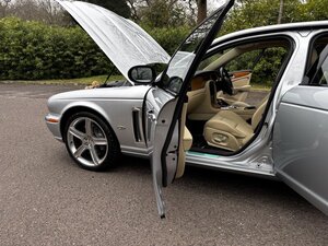 Jaguar XJR Portfolio 4.2