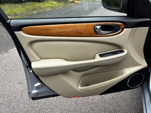 Jaguar XJR Portfolio 4.2