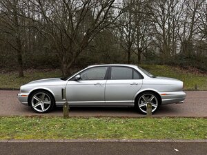 Jaguar XJR Portfolio 4.2