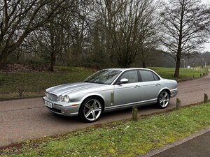 Jaguar XJR Portfolio 4.2