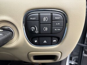 Jaguar XJR Portfolio 4.2