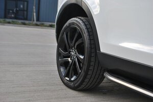 Land Rover Discovery Sport 2.0 Discovery Sport Black HSE TD4 AUTO 5dr