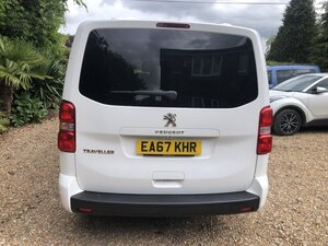 Peugeot Traveller 2.0 Traveller Business LONG BLUE HDI AUTO 5dr