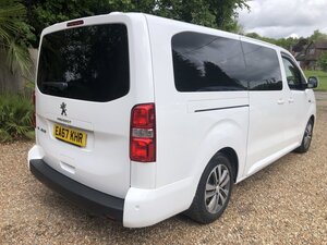 Peugeot Traveller 2.0 Traveller Business LONG BLUE HDI AUTO 5dr