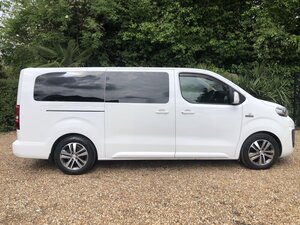 Peugeot Traveller 2.0 Traveller Business LONG BLUE HDI AUTO 5dr