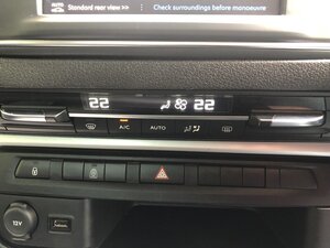 Peugeot Traveller 2.0 Traveller Business LONG BLUE HDI AUTO 5dr