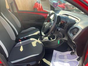 Toyota AYGO 1.0 VVT-i x-play Euro 5 5dr Euro 5