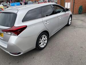 Toyota Auris 1.8 VVT-h Icon Touring Sports CVT Euro 6 (s/s) 5dr