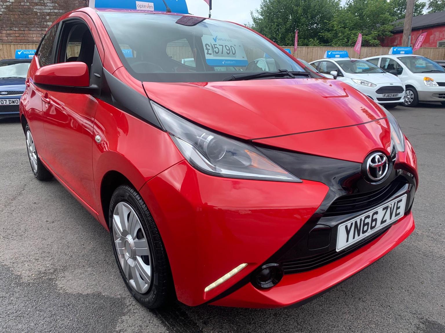 Toyota AYGO 1.0 VVT-i x-play Euro 5 5dr Euro 5
