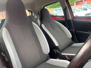 Toyota AYGO 1.0 VVT-i x-play Euro 5 5dr Euro 5
