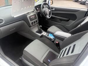 Ford Focus 1.6 Zetec 3dr