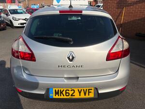 Renault Megane 1.6 16V Dynamique TomTom EURO 5 5dr