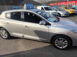 Renault Megane 1.6 16V Dynamique TomTom EURO 5 5dr