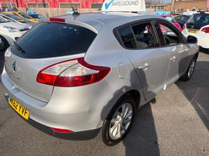 Renault Megane 1.6 16V Dynamique TomTom EURO 5 5dr
