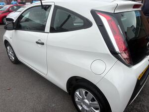 Toyota AYGO 1.0 VVT-i X EURO 5 3dr EURO 5