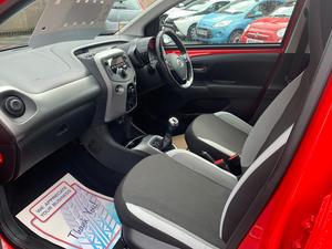 Toyota AYGO 1.0 VVT-i x-play Euro 6 5dr