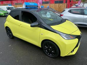 Toyota AYGO 1.0 VVT-i x-cite 3 Yellow Bi-Tone Euro 6 5dr